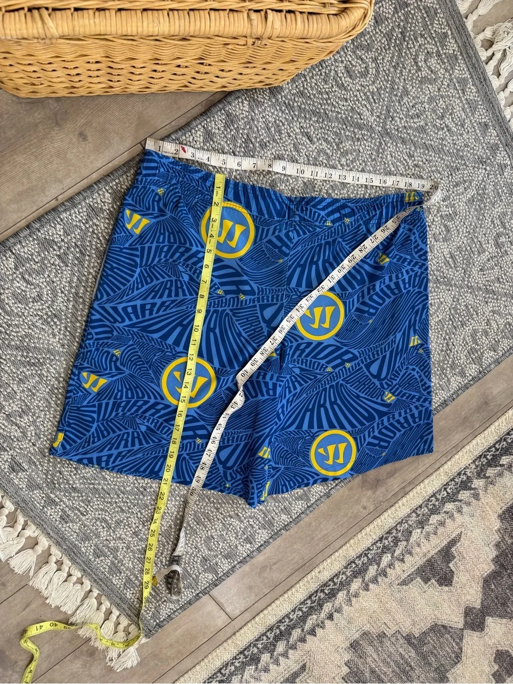 Vintage 90s Warrior Men’s Graphic Athletic Shorts Size Large